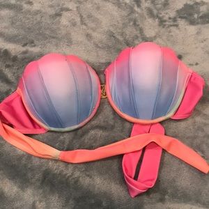 Size M, (B/C) cup mermaid bikini top
